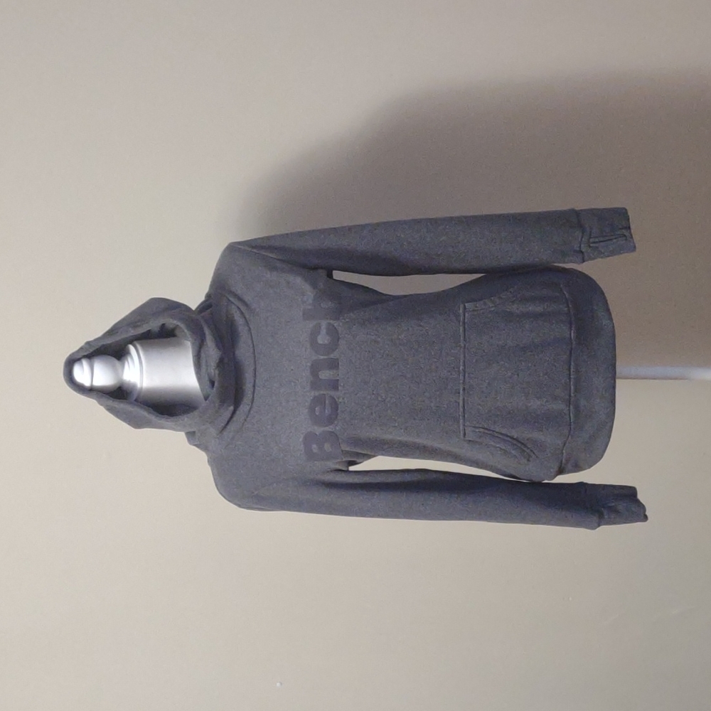 Bench hoodie. Size S. 100% soft polyester